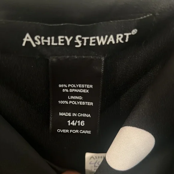 Black with white polka dots with thick straps. Heart shaped top - Picture 2 of 3